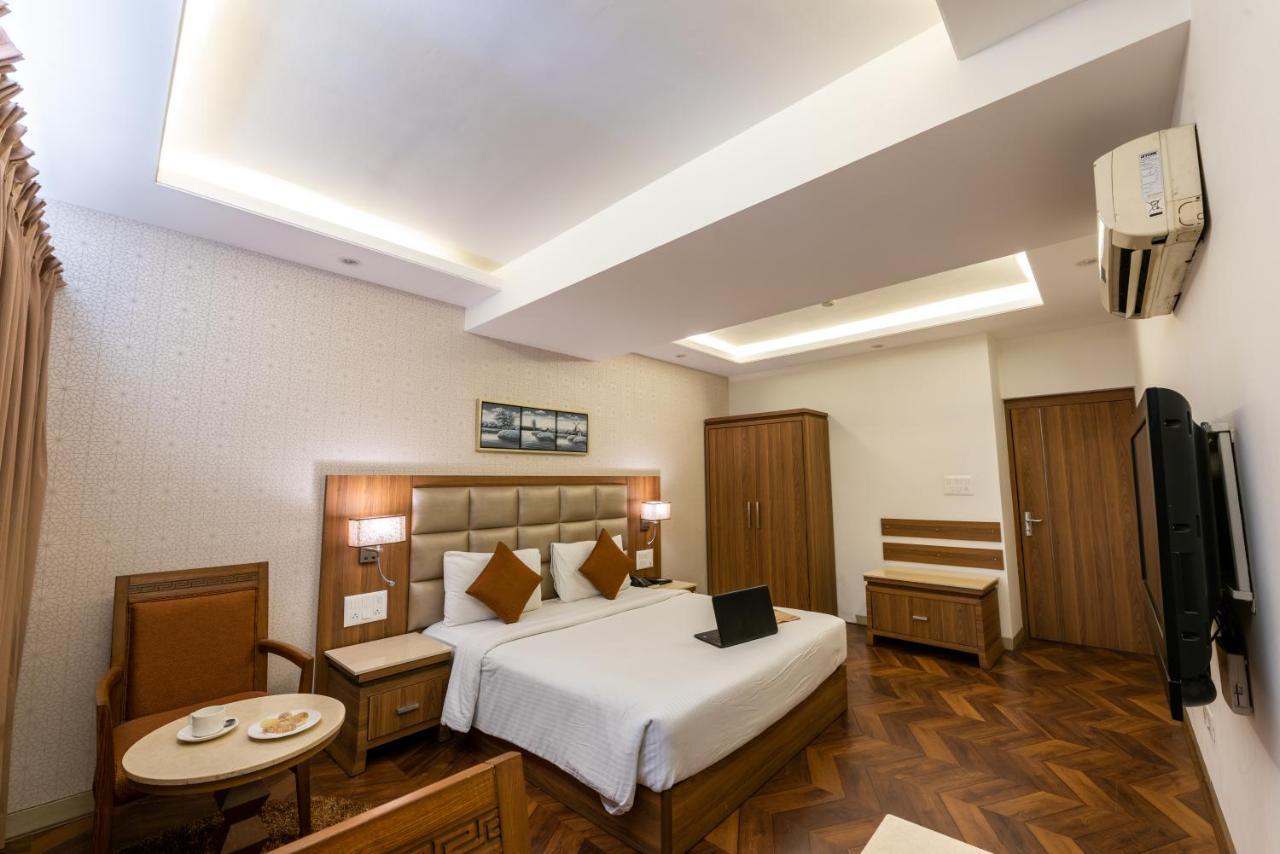 Click Hotel Nashik Exterior foto