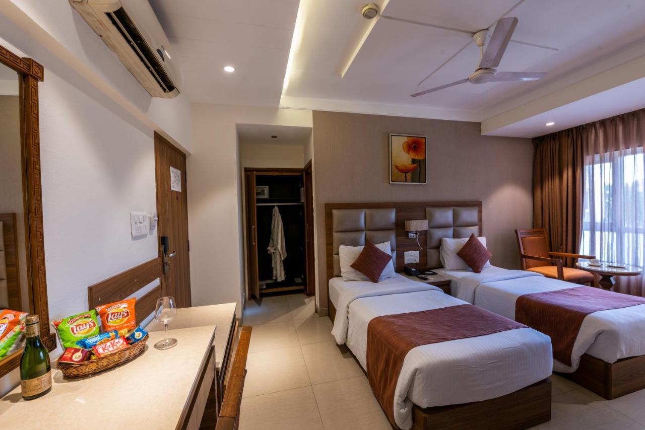 Click Hotel Nashik Exterior foto